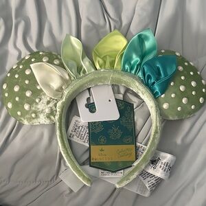 Disney Tiana Green Satin Leaf Pearl Ear Headband